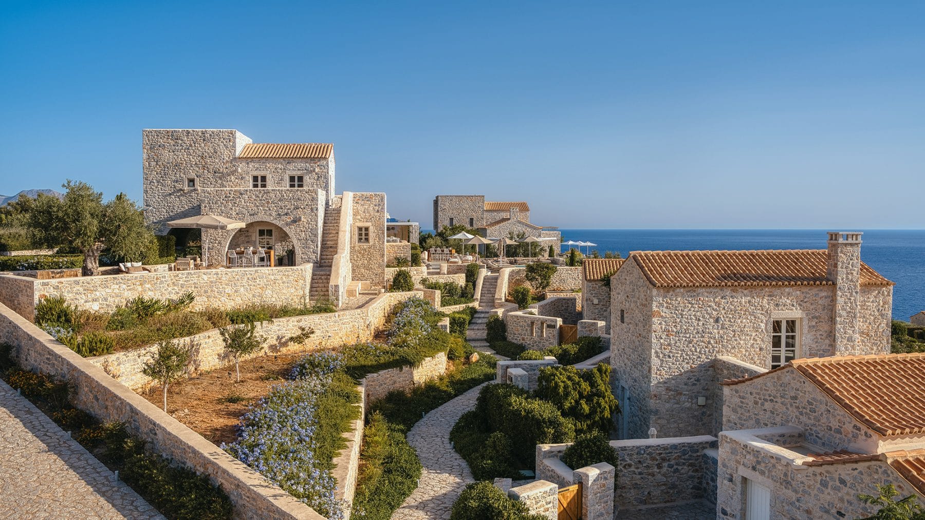 Bassa Maina Villas & Suites