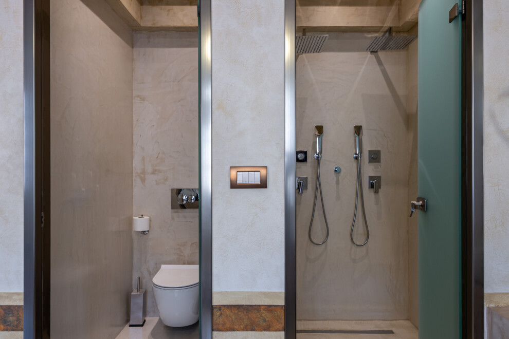 10GR Boutique Hotel & Wine Bar