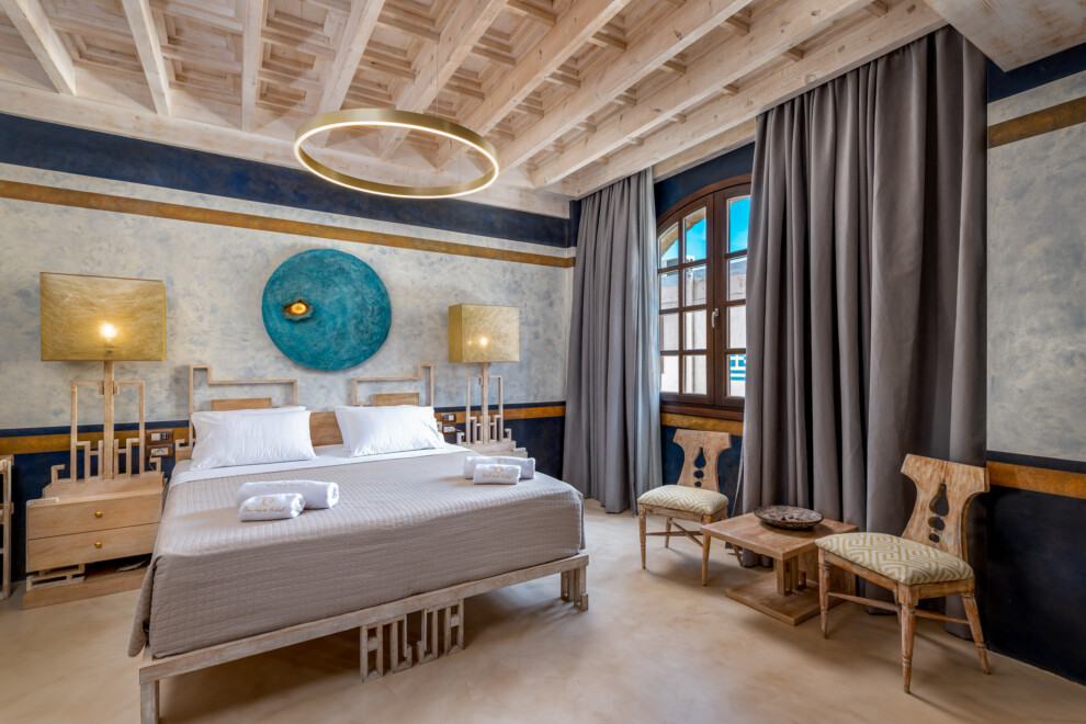 10GR Boutique Hotel & Wine Bar