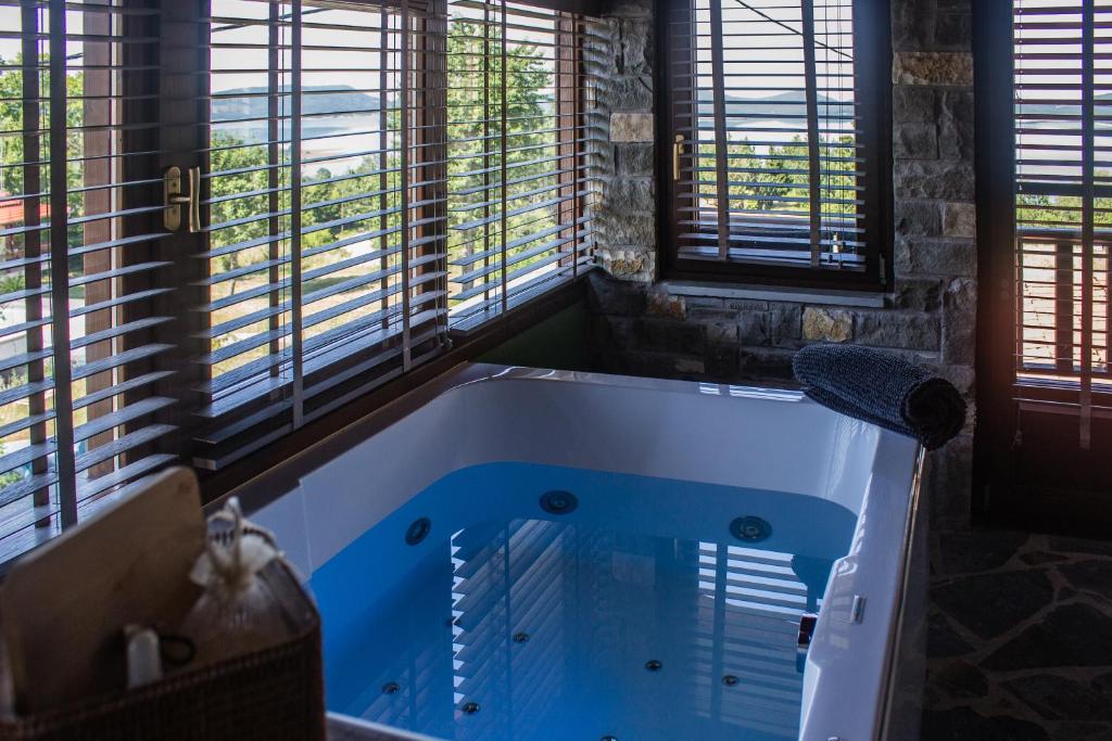 Pandion Boutique Hotel & Suites